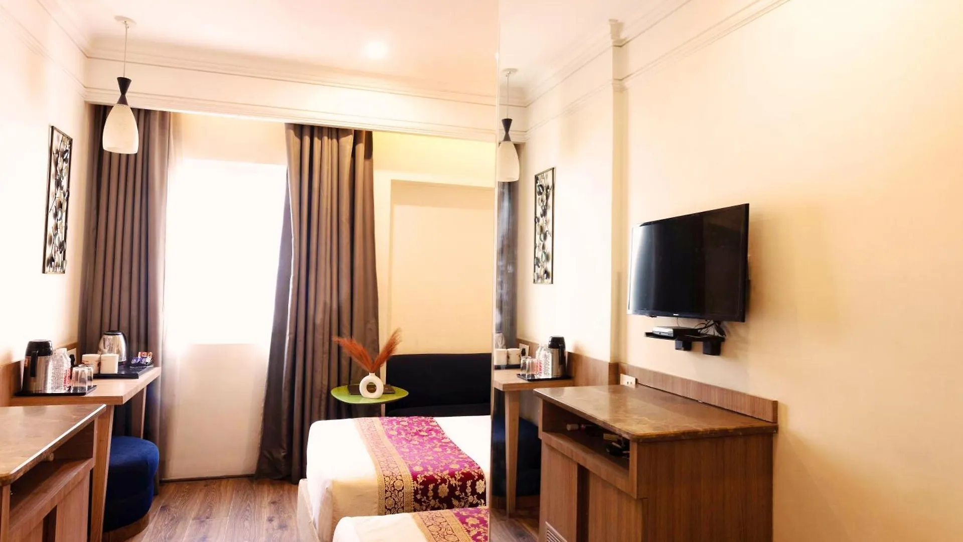 New Hotel Broadway Varanasi 3*,  India